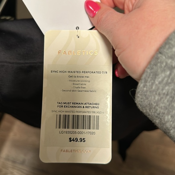 Fabletics Sync High-Waisted Perforated 7/8 Black Leggings XS NEW NWT - Picture 8 of 8